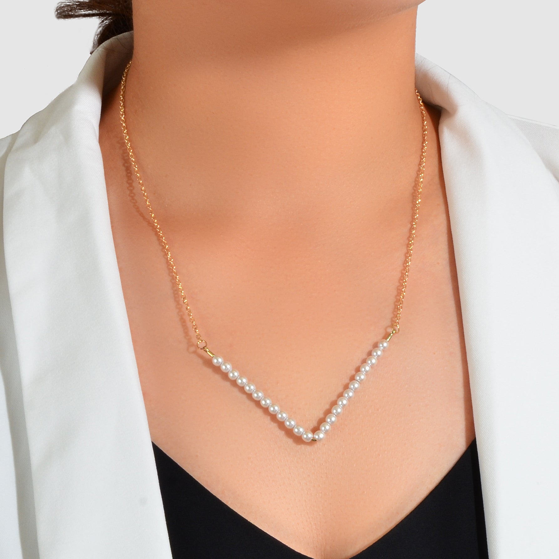 Ladies Jewellery Gold Chain Pearl Beads V shape Geometric Retro Pendant Necklace