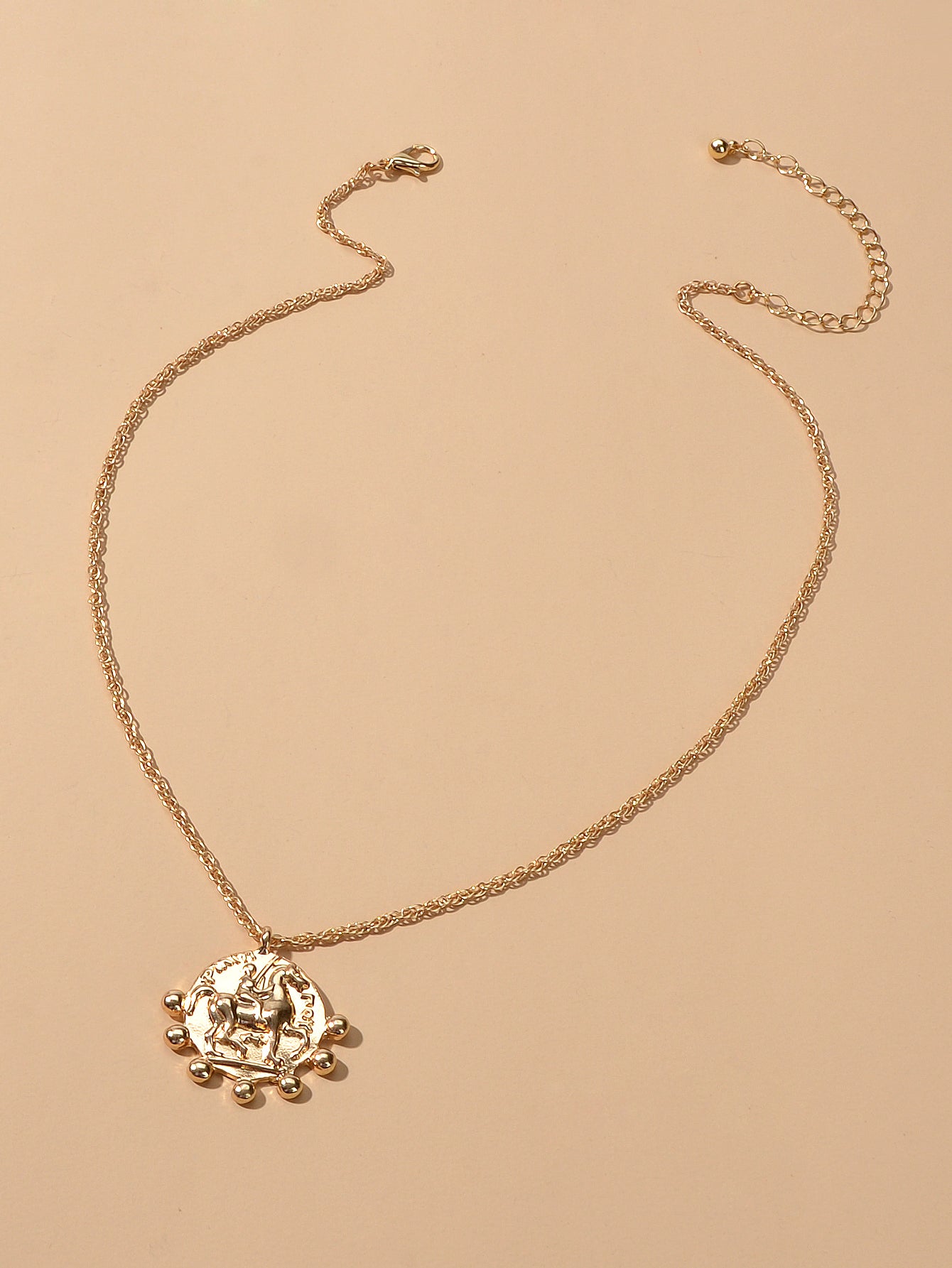 Gold Chain Carved Riding Horse Round Pendant Trendy Necklace Fashion Jewellery-0